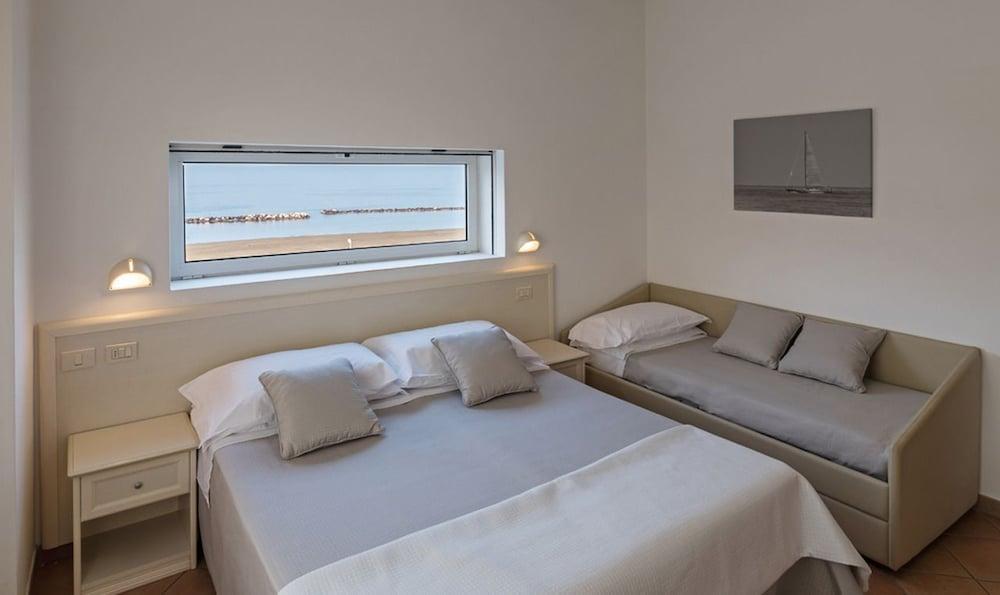 Trevi Family Resort Cattolica Ngoại thất bức ảnh